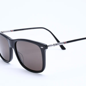 極美品 GUCCI グッチ Sunglasses サングラス アイウェア GG0158S サイズ54◻︎17 145 ブラック レッド グリーン シルバー金具 中古 4a004918