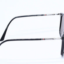 画像をギャラリービューアに読み込む, 極美品 GUCCI グッチ Sunglasses サングラス アイウェア GG0158S サイズ54◻︎17 145 ブラック レッド グリーン シルバー金具 中古 4a004918