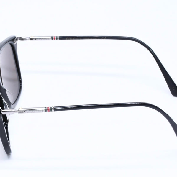 極美品 GUCCI グッチ Sunglasses サングラス アイウェア GG0158S サイズ54◻︎17 145 ブラック レッド グリーン シルバー金具 中古 4a004918