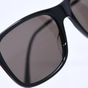 極美品 GUCCI グッチ Sunglasses サングラス アイウェア GG0158S サイズ54◻︎17 145 ブラック レッド グリーン シルバー金具 中古 4a004918