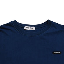 画像をギャラリービューアに読み込む, MIU MIU ミュウミュウ コットン ジャージーTシャツ MJE15 ワッペンロゴ カットソー 半袖Tシャツ インディゴブルー ネイビー Mサイズ 美品 中古 4a004938