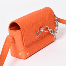 Load image into Gallery viewer, LOUIS VUITTON ルイヴィトン トリヨンモノグラム スティーマー ウエアラブルウォレット ショルダーバッグ M82916 オレンジ シルバー金具 美品 中古 4a004961