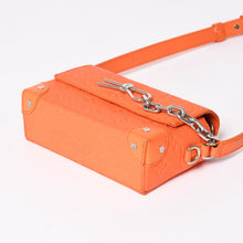 Load image into Gallery viewer, LOUIS VUITTON ルイヴィトン トリヨンモノグラム スティーマー ウエアラブルウォレット ショルダーバッグ M82916 オレンジ シルバー金具 美品 中古 4a004961