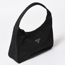 Load image into Gallery viewer, PRADA プラダ ポーチ ハンドバッグ MV515 ホーボー ミニバッグ 三角ロゴ ブラック シルバー金具 美品 中古 4a004675