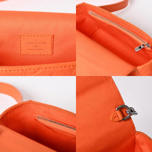Load image into Gallery viewer, LOUIS VUITTON ルイヴィトン トリヨンモノグラム スティーマー ウエアラブルウォレット ショルダーバッグ M82916 オレンジ シルバー金具 美品 中古 4a004961