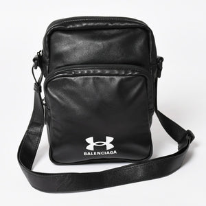 極美品 BALENCIAGA バレンシアガ UNDER ARMOUR アンダーアーマー コラボ 811907 ショルダーバッグ ポーチ ブラック ホワイト 中古 4a004973