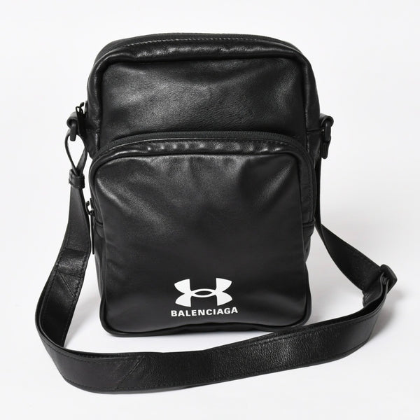 極美品 BALENCIAGA バレンシアガ UNDER ARMOUR アンダーアーマー コラボ 811907 ショルダーバッグ ポーチ ブラック ホワイト 中古 4a004973