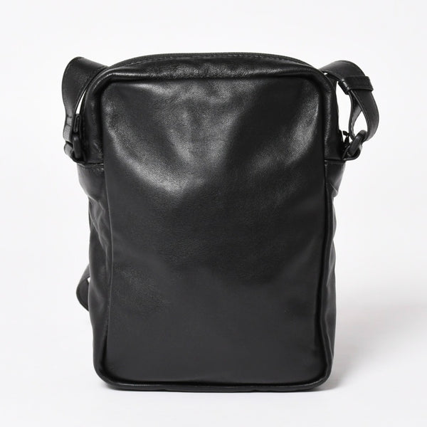極美品 BALENCIAGA バレンシアガ UNDER ARMOUR アンダーアーマー コラボ 811907 ショルダーバッグ ポーチ ブラック ホワイト 中古 4a004973