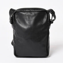 画像をギャラリービューアに読み込む, 極美品 BALENCIAGA バレンシアガ UNDER ARMOUR アンダーアーマー コラボ 811907 ショルダーバッグ ポーチ ブラック ホワイト 中古 4a004973