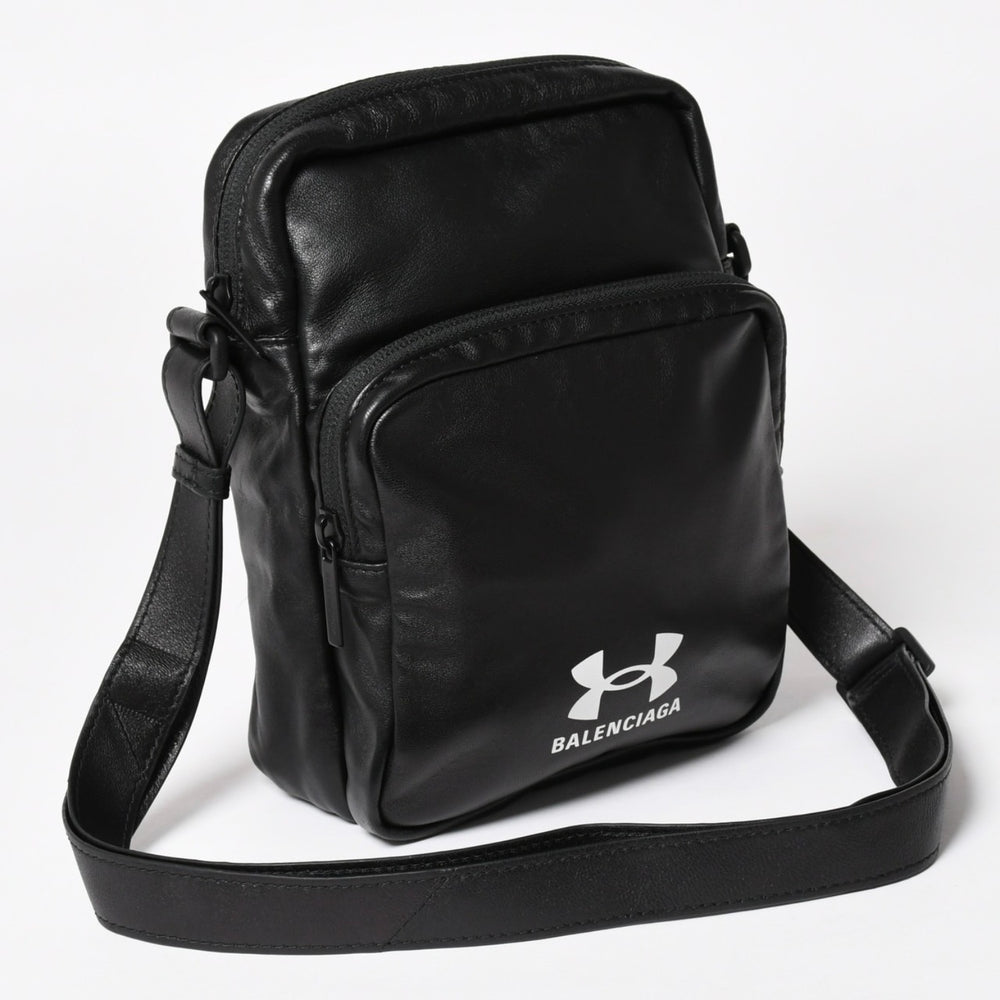 極美品 BALENCIAGA バレンシアガ UNDER ARMOUR アンダーアーマー コラボ 811907 ショルダーバッグ ポーチ ブラック ホワイト 中古 4a004973