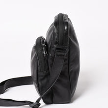 画像をギャラリービューアに読み込む, 極美品 BALENCIAGA バレンシアガ UNDER ARMOUR アンダーアーマー コラボ 811907 ショルダーバッグ ポーチ ブラック ホワイト 中古 4a004973