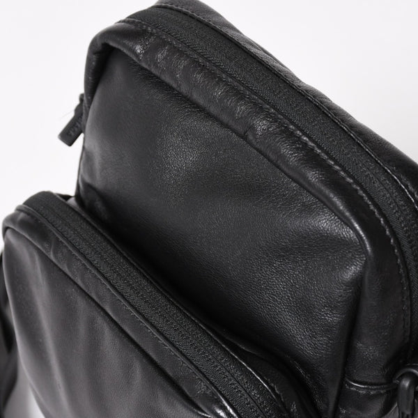 極美品 BALENCIAGA バレンシアガ UNDER ARMOUR アンダーアーマー コラボ 811907 ショルダーバッグ ポーチ ブラック ホワイト 中古 4a004973