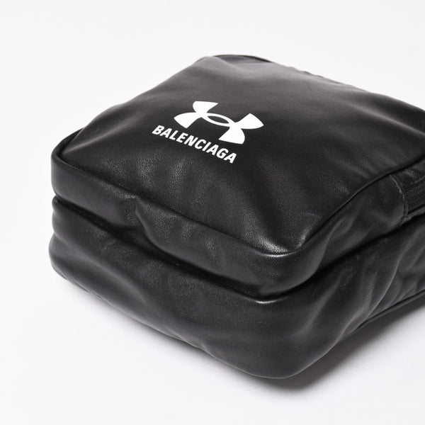 極美品 BALENCIAGA バレンシアガ UNDER ARMOUR アンダーアーマー コラボ 811907 ショルダーバッグ ポーチ ブラック ホワイト 中古 4a004973
