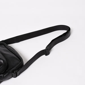 極美品 BALENCIAGA バレンシアガ UNDER ARMOUR アンダーアーマー コラボ 811907 ショルダーバッグ ポーチ ブラック ホワイト 中古 4a004973