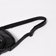 画像をギャラリービューアに読み込む, 極美品 BALENCIAGA バレンシアガ UNDER ARMOUR アンダーアーマー コラボ 811907 ショルダーバッグ ポーチ ブラック ホワイト 中古 4a004973