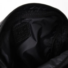 画像をギャラリービューアに読み込む, 極美品 BALENCIAGA バレンシアガ UNDER ARMOUR アンダーアーマー コラボ 811907 ショルダーバッグ ポーチ ブラック ホワイト 中古 4a004973