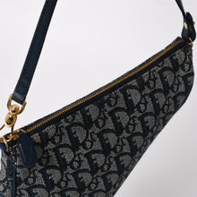 画像をギャラリービューアに読み込む, 極美品 Christian Dior クリスチャンディオール サドルポーチ アクセサリーポーチ MC0031 ネイビー トロッター柄 ガリアーノ期 中古 4a004806