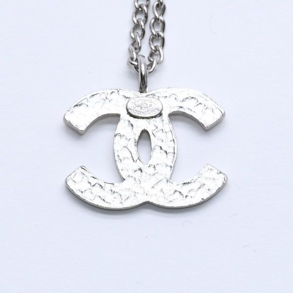 極美品 CHANEL シャネル ココマークロゴ シルバーチェーンネックレス 04P刻印 重量5.75g ホワイト メタル シルバー金具 中古 4b008836