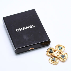 CHANEL シャネル ココマーク グリポアブローチ クローバー型 重量28.19g カラーストーン ゴールド グリーン メタル ゴールドメッキ ゴールド金具 美品 中古 4c069696