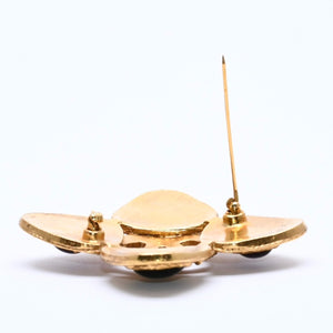 CHANEL シャネル クローバー型 グリポア ブローチ ココマーク カラーストーン 94A刻印 ゴールド レッド グリーン ゴールドメタル 重量33.8g ゴールド金具 美品 中古 4c069695