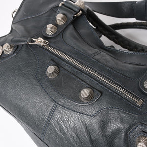 極美品 BALENCIAGA バレンシアガ ザジャイアントパートタイム エディターズバック 2WAYバッグ 173082 グリーン シルバー金具 中古 4a004979