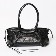 画像をギャラリービューアに読み込む, 新品同様品 BALENCIAGA バレンシアガ Le Cityn East-West アリーナ ラムスキン ブラスハードウェア 8457042 ブラック シルバー金具 中古 4a004985