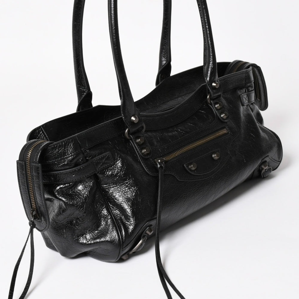 新品同様品 BALENCIAGA バレンシアガ Le Cityn East-West アリーナ ラムスキン ブラスハードウェア 8457042 ブラック シルバー金具 中古 4a004985