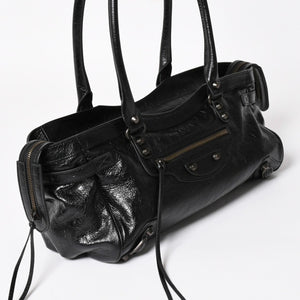 新品同様品 BALENCIAGA バレンシアガ Le Cityn East-West アリーナ ラムスキン ブラスハードウェア 8457042 ブラック シルバー金具 中古 4a004985