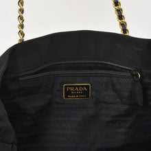 画像をギャラリービューアに読み込む, PRADA プラダ ワンショルダーバッグ トートバッグ トライアングルロゴ ナイロン ブラック ゴールド金具 美品 中古 4a004980