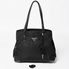 Load image into Gallery viewer, PRADA プラダ トートバッグ ハンドバッグ クロコ型押し イタリア製 ナイロン レザー ブラック シルバー金具 美品 中古 4a004981