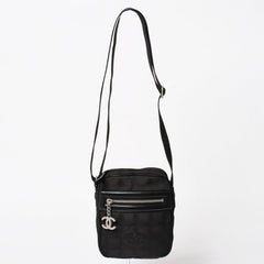 極美品 CHANEL シャネル ニュートラベルライン ショルダーバッグ A30913 10番台 ココマーク ブラック ナイロンキャンバス 中古 4a004964