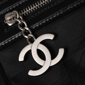 極美品 CHANEL シャネル ニュートラベルライン ショルダーバッグ A30913 10番台 ココマーク ブラック ナイロンキャンバス 中古 4a004964