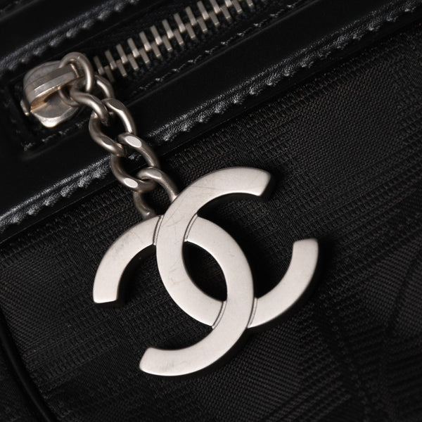 極美品 CHANEL シャネル ニュートラベルライン ショルダーバッグ A30913 10番台 ココマーク ブラック ナイロンキャンバス 中古 4a004964