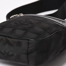 画像をギャラリービューアに読み込む, 極美品 CHANEL シャネル ニュートラベルライン ショルダーバッグ A30913 10番台 ココマーク ブラック ナイロンキャンバス 中古 4a004964