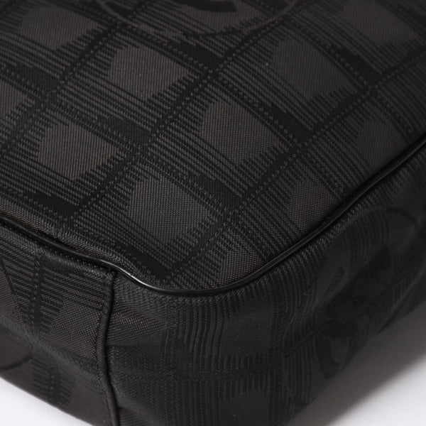 極美品 CHANEL シャネル ニュートラベルライン ショルダーバッグ A30913 10番台 ココマーク ブラック ナイロンキャンバス 中古 4a004964