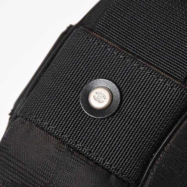 極美品 CHANEL シャネル ニュートラベルライン ショルダーバッグ A30913 10番台 ココマーク ブラック ナイロンキャンバス 中古 4a004964