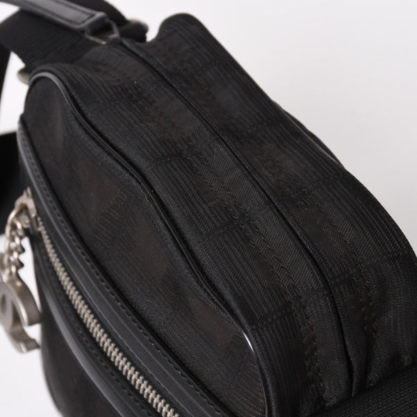 極美品 CHANEL シャネル ニュートラベルライン ショルダーバッグ A30913 10番台 ココマーク ブラック ナイロンキャンバス 中古 4a004964