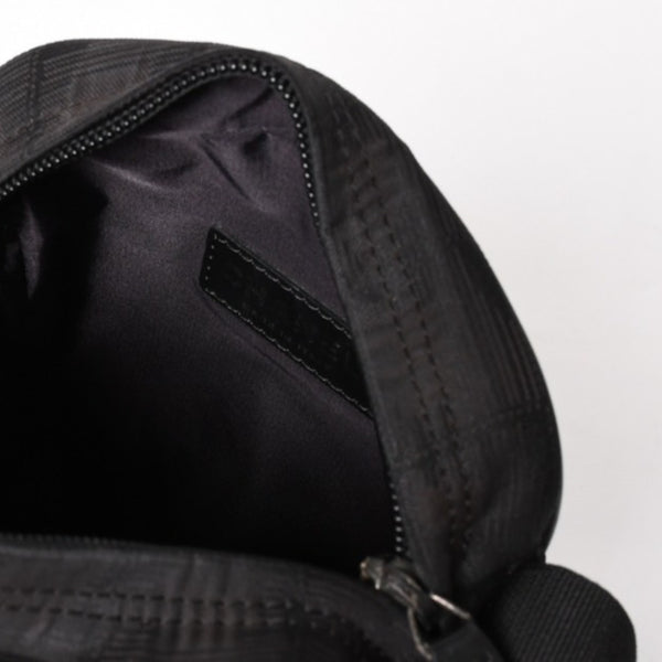 極美品 CHANEL シャネル ニュートラベルライン ショルダーバッグ A30913 10番台 ココマーク ブラック ナイロンキャンバス 中古 4a004964
