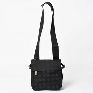 極美品 CHANEL シャネル ニュートラベルライン メッセンジャーバッグ 11番台 ナイロンジャガード レザー ゴールド金具 中古 4a004968