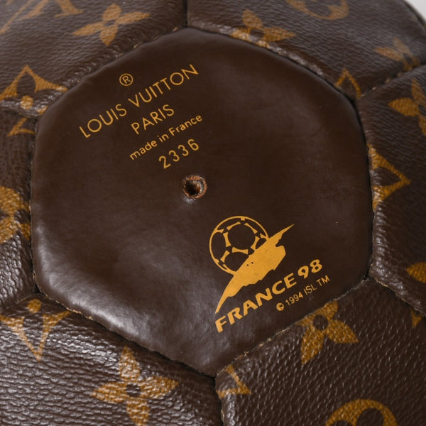 Very Good LOUIS VUITTON Monogram Soccer Ball M99054 1998 France World Cup Commemorative Limited Edition 3000 pieces Used 4a004801