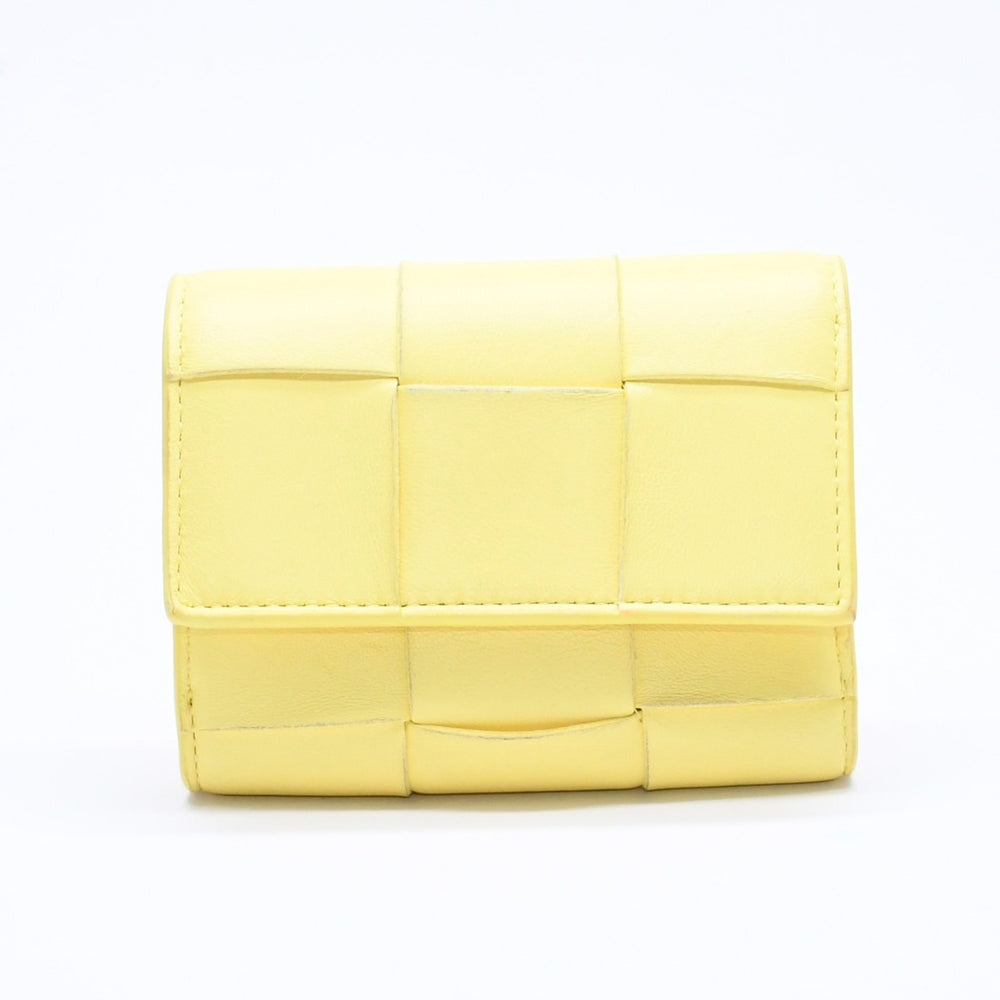 BOTTEGA VENETA ボッテガヴェネタ カセット 三つ折り財布 ウォレット イエロー ラムスキン レザー マキシイントレチャート 美品 中古 4a005102