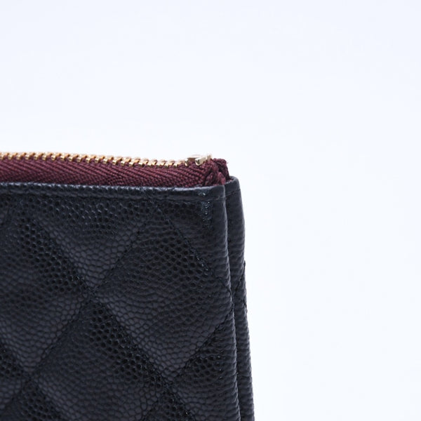 New and unused CHANEL Classic Mini Pouch A82365 Random number here mark caviar skin used 4a005014