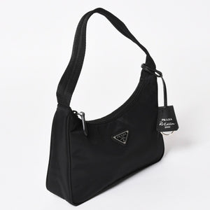 極美品 PRADA プラダ ホーボー ワンショルダーバッグ MV515 トライアングルロゴプレート ナイロン ブラック 中古 4a005010