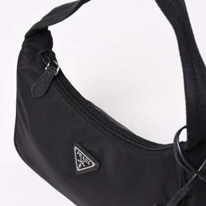 極美品 PRADA プラダ ホーボー ワンショルダーバッグ MV515 トライアングルロゴプレート ナイロン ブラック 中古 4a005010