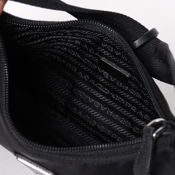 極美品 PRADA プラダ ホーボー ワンショルダーバッグ MV515 トライアングルロゴプレート ナイロン ブラック 中古 4a005010