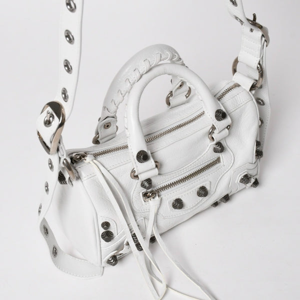 極美品 BALENCIAGA バレンシアガ Le Cagole ル カゴール ミニ ダッフルバッグ 2WAY ハンドバッグ ショルダーバッグ 743356 ホワイト アリーナ ラムスキン 中古 4a005041