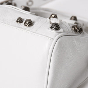 極美品 BALENCIAGA バレンシアガ Le Cagole ル カゴール ミニ ダッフルバッグ 2WAY ハンドバッグ ショルダーバッグ 743356 ホワイト アリーナ ラムスキン 中古 4a005041