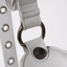 Load image into Gallery viewer, 極美品 BALENCIAGA バレンシアガ Le Cagole ル カゴール ミニ ダッフルバッグ 2WAY ハンドバッグ ショルダーバッグ 743356 ホワイト アリーナ ラムスキン 中古 4a005041