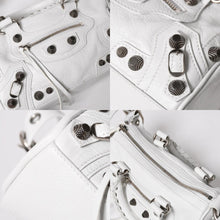 Load image into Gallery viewer, 極美品 BALENCIAGA バレンシアガ Le Cagole ル カゴール ミニ ダッフルバッグ 2WAY ハンドバッグ ショルダーバッグ 743356 ホワイト アリーナ ラムスキン 中古 4a005041