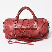 Load image into Gallery viewer, BALENCIAGA バレンシアガ ザ シティ ミディアム 2WAY ショルダーバッグ 128523 レザー レッド 美品 中古 4a004885